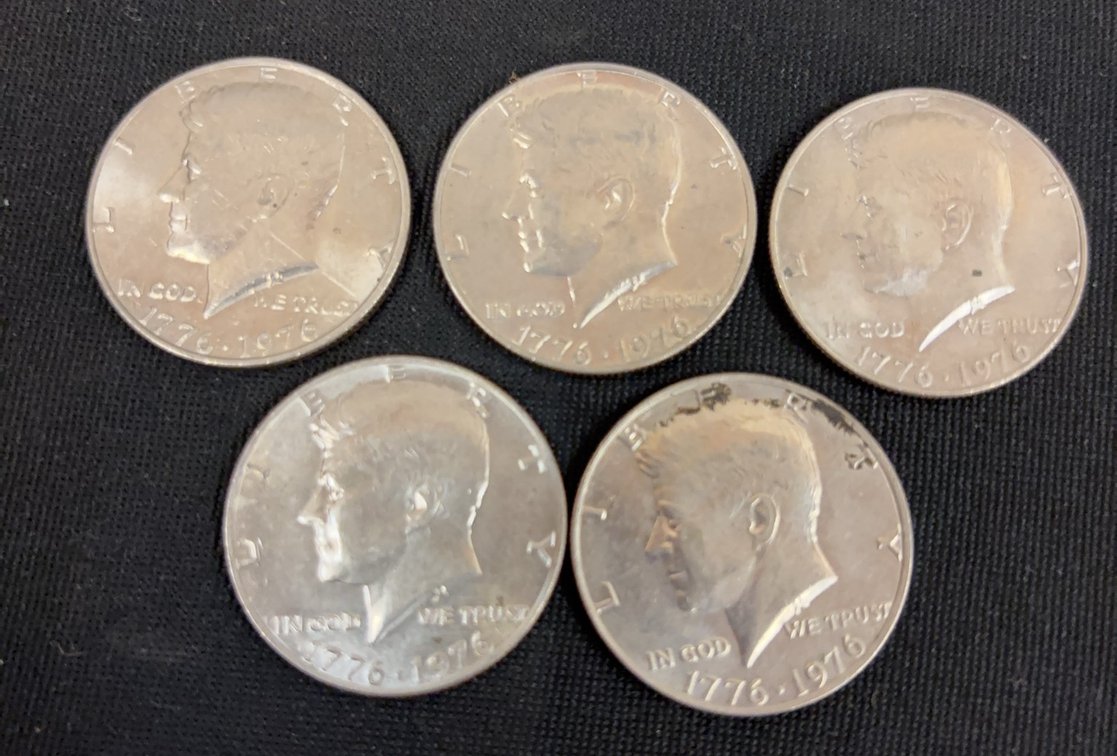 5 Kennedy Half Dollars Bicentennial 1776-1976 Coins