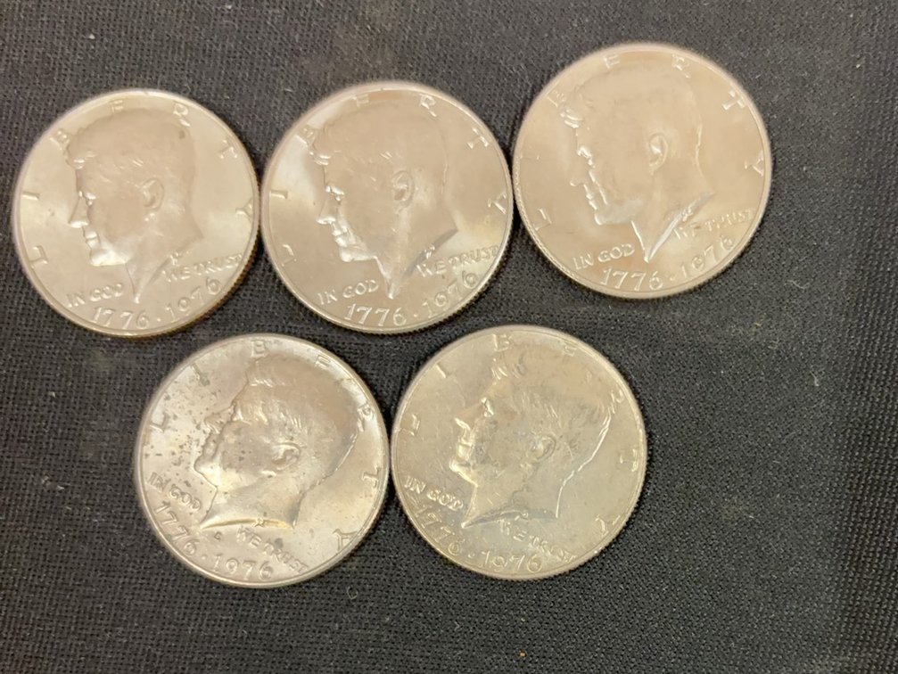 5 Kennedy Half Dollars 1776-1976 Bicentennial