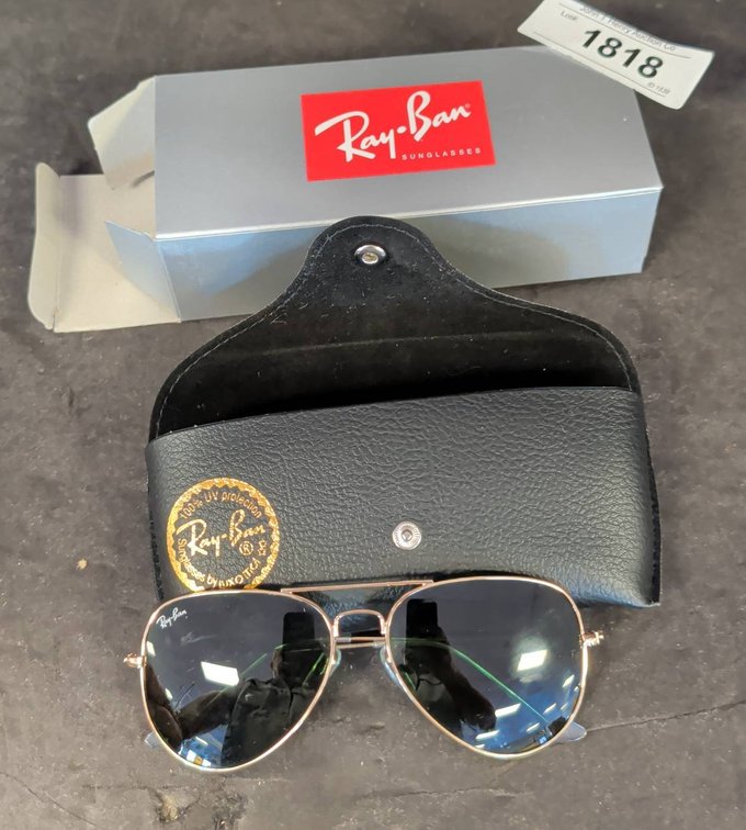 Ray-Ban Aviator Sunglasses with Case & Box