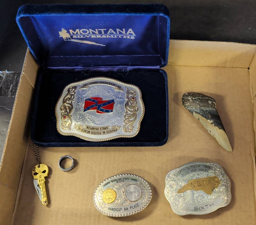 Montana Silversmiths Belt Buckles & Collectibles