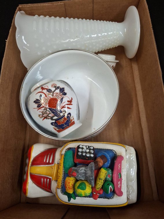 Ceramic and Glass Decor Items Lot
