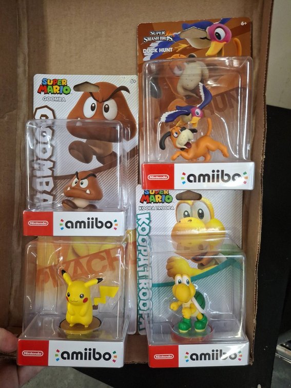 Nintendo Amiibo Lot: Goomba, Pikachu, Koopa, Duck Hunt