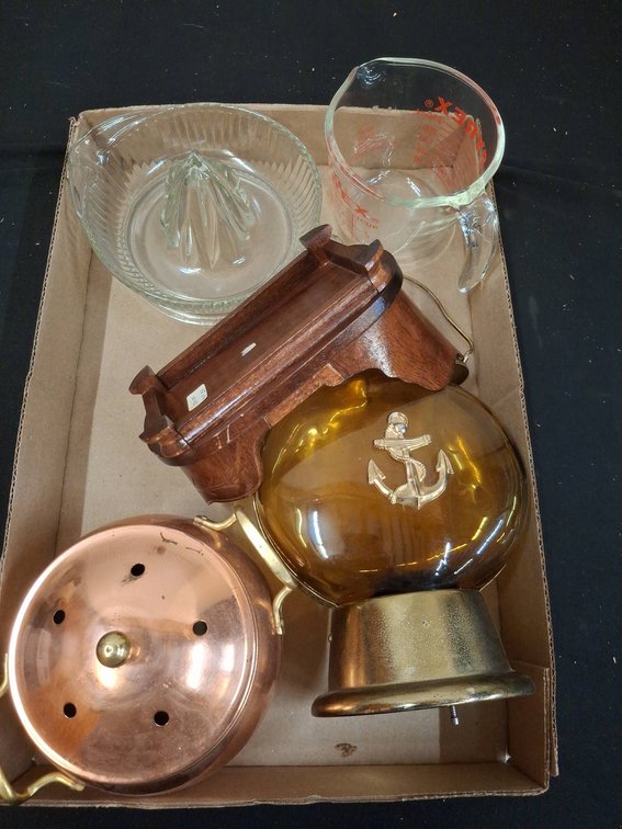 Misc Kitchenware Lot With Lamp, Pyrex, Juicer