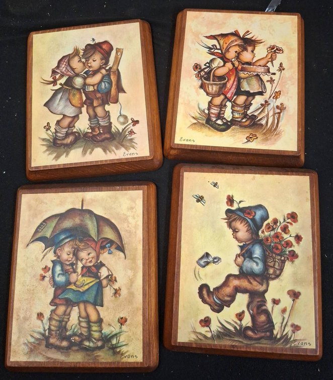 4 Evans Art Plaques with Children
