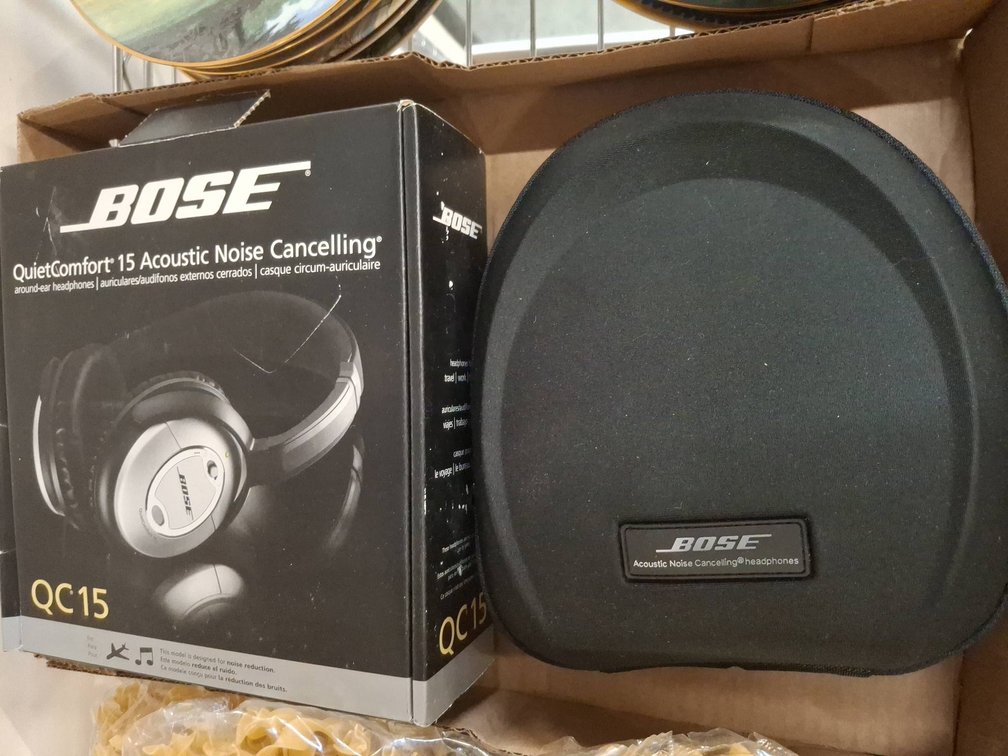 Bose QC15 Noise Cancelling Headphones, Boxed