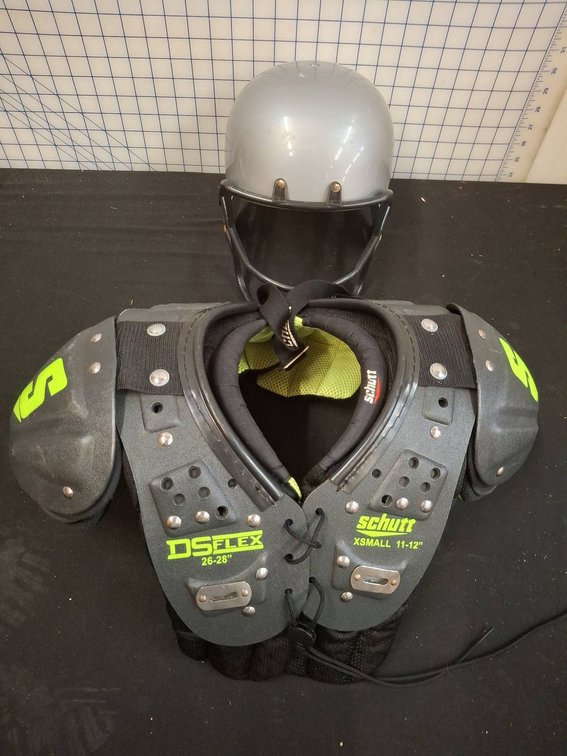 Schutt XS Youth Shoulder Pads & Helmet Set