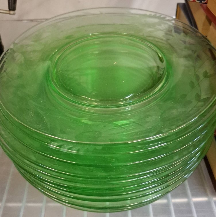 Green Etched Glass Plates