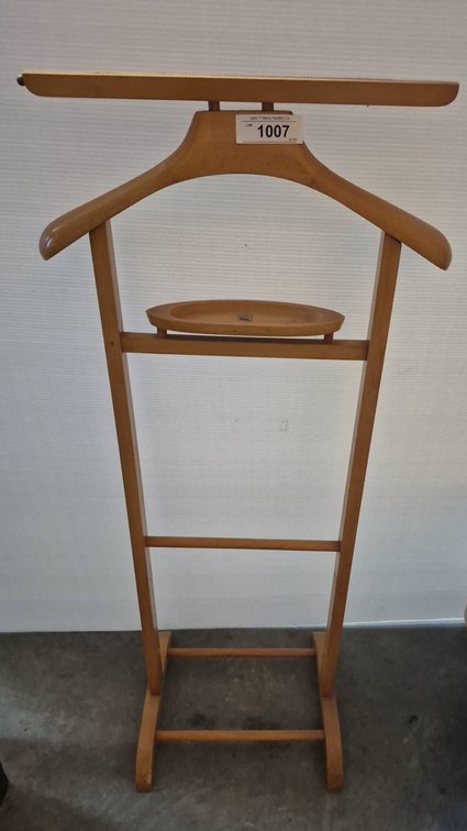 SPQR Made in Italy Wooden Valet Stand 20x42