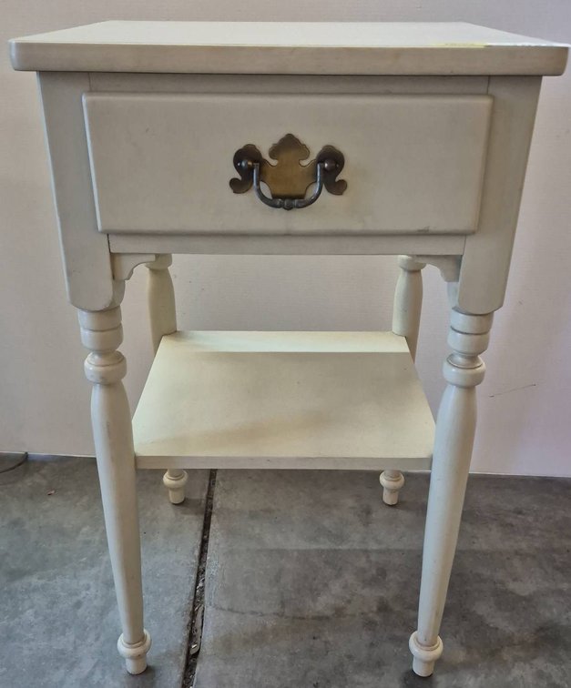 Ethan Allen White Wood Nightstand 16x14x27