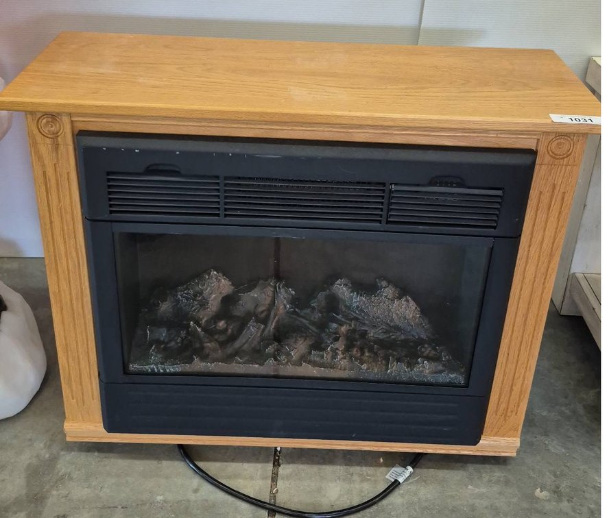 Heat Surge Electric Fireplace 32x12x26 in Working