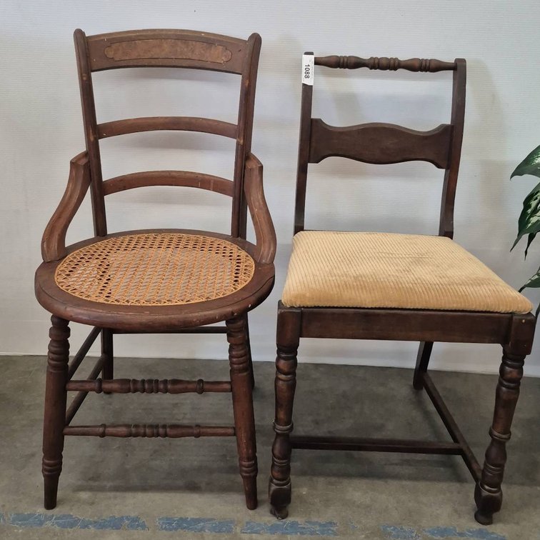 Wooden Chairs With Mixed Seats
