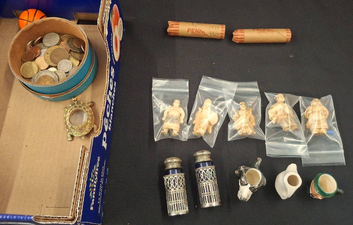 Coins, Netsuke, Miniatures, Shakers Lot