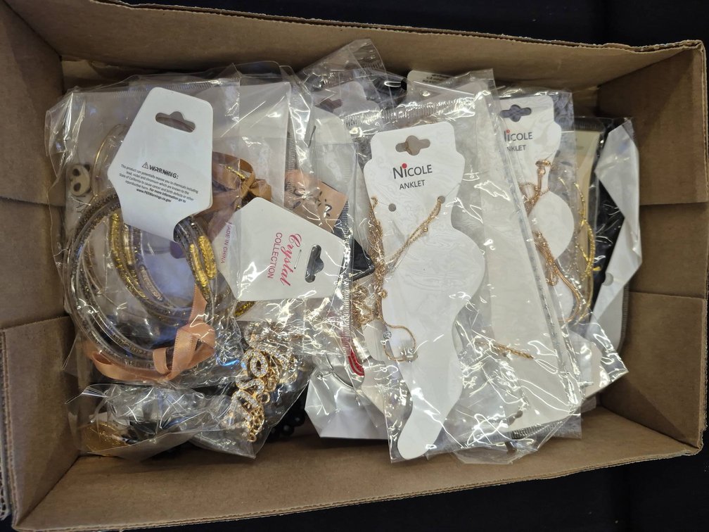 Fashion Jewelry Lot, Anklets & Bracelets