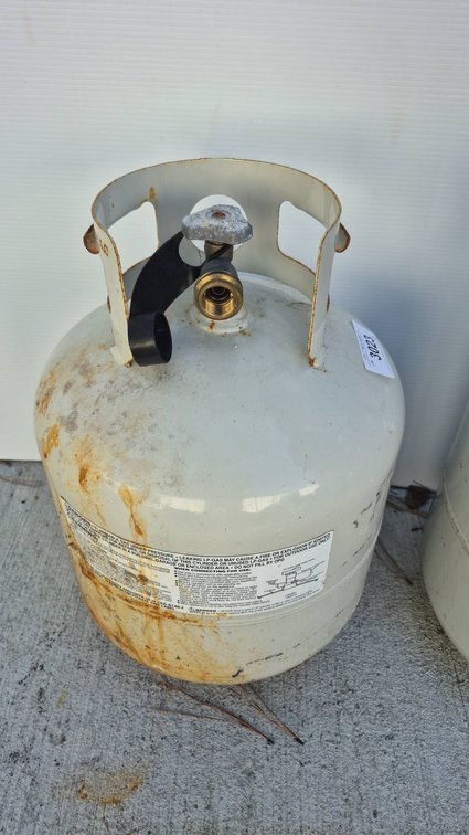 Propane Tanks: 1 Full, 1 Partial
