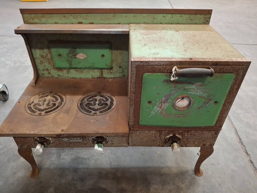 Empire Metal Toy Stove With Oven And Burners