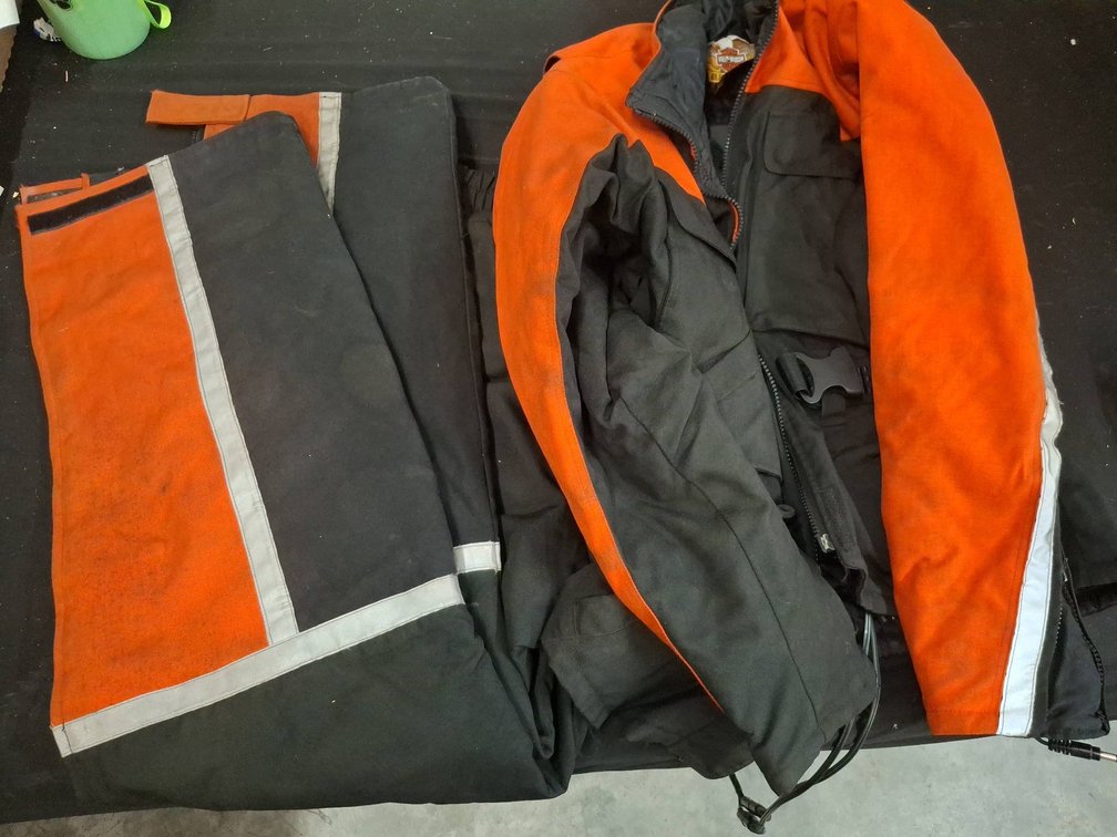 Harley-Davidson Heated Riding Suit, Large, USA