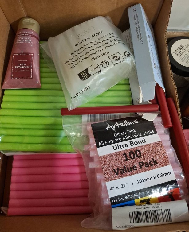 Mini Hot Glue Sticks, Body Cream