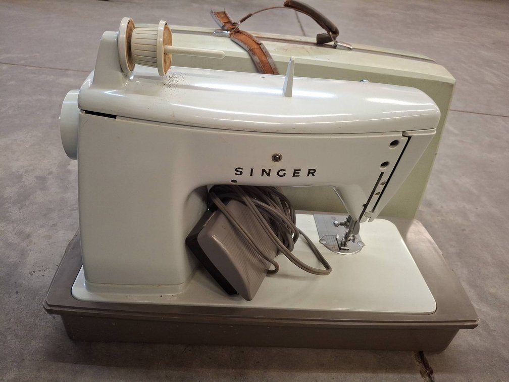 Singer Touch & Sew Model 626 Sewing Machine