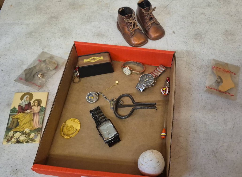 Watches, Vintage Jewelry, Miscellaneous Lot