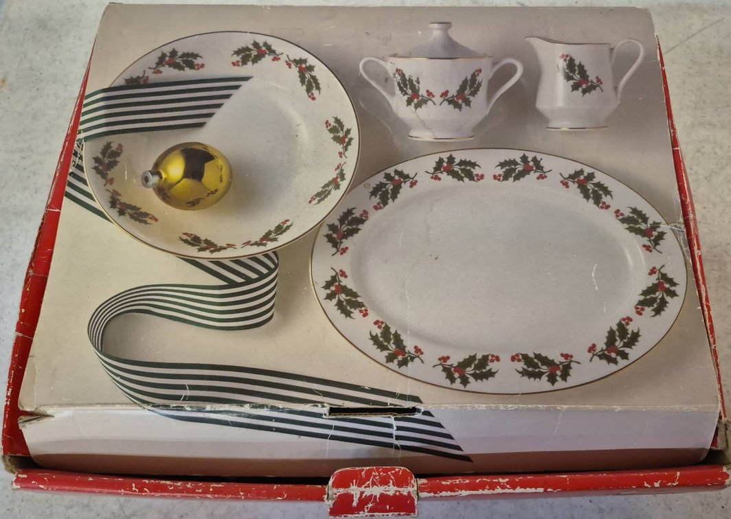 Aristocrat 5 Pc Porcelain Completer Set Japan