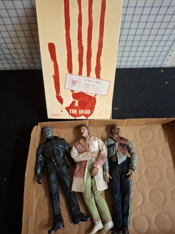 Sideshow The Dead Action Figures Lot of 4
