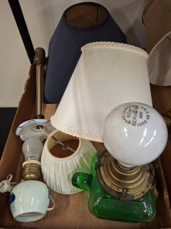 Small Table Lamps And Lamp Shades Lot