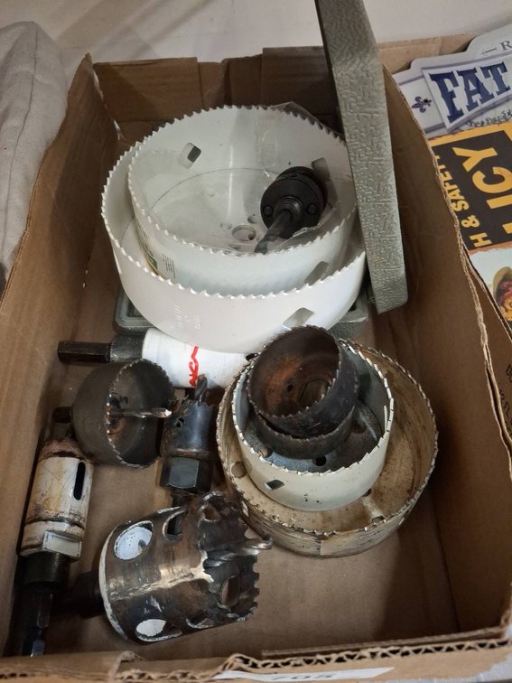 Hole Saws and Arbors, Mixed Sizes