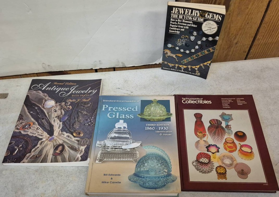 Collectibles and Antique Reference Book Lot 4