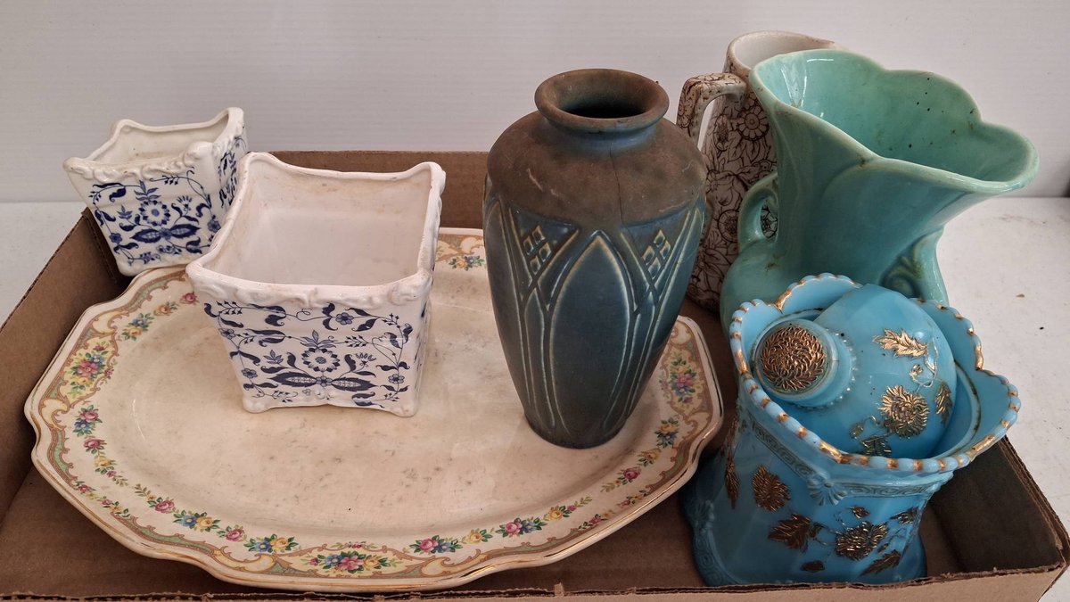 Decorative Ceramic and Porcelain Lot