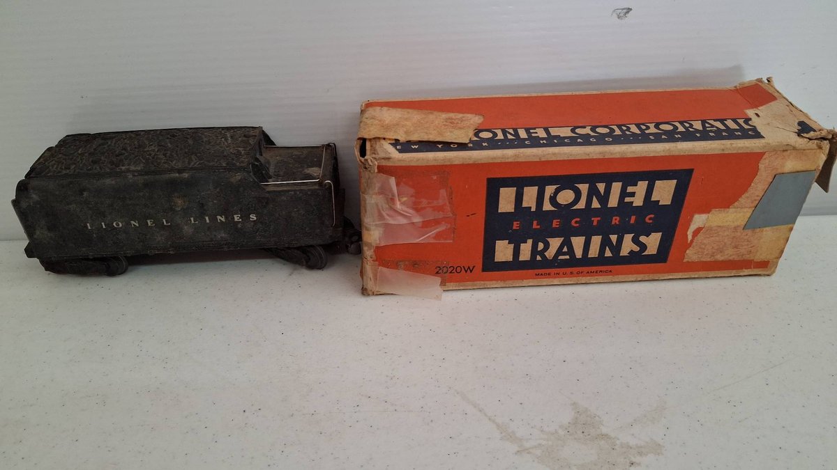 Lionel Lines 2420W Train Tender with Original Box