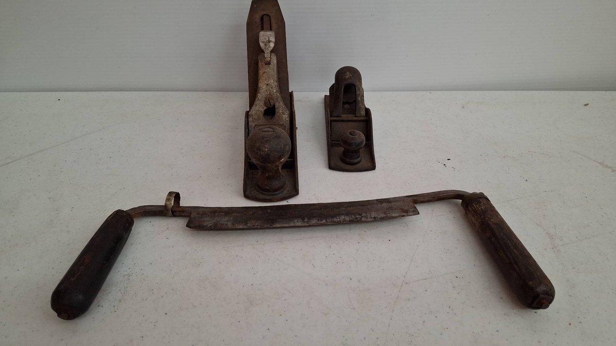 2 Hand Planes and Draw Knife