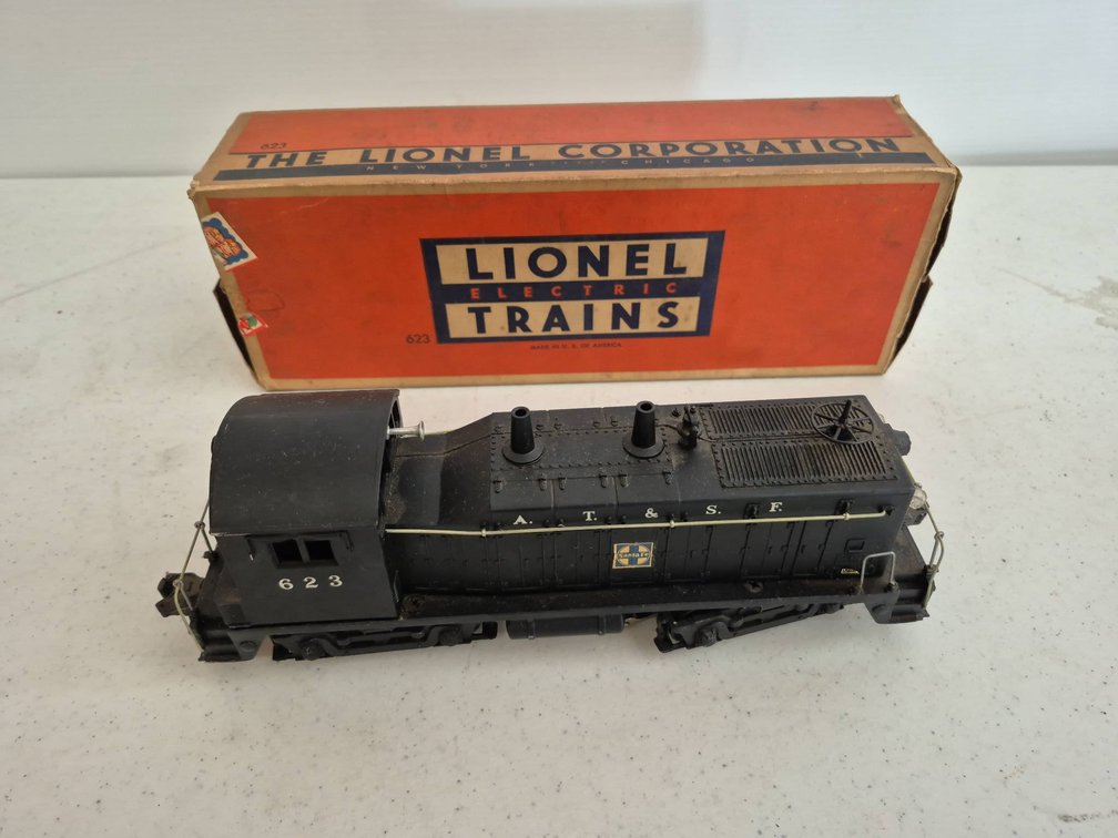 Lionel 623 ATSF Switcher Diesel Locomotive w/Box