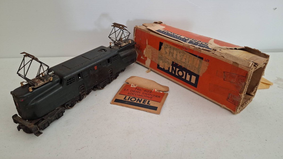Lionel No. 623 S.F. Diesel Switcher Locomotive