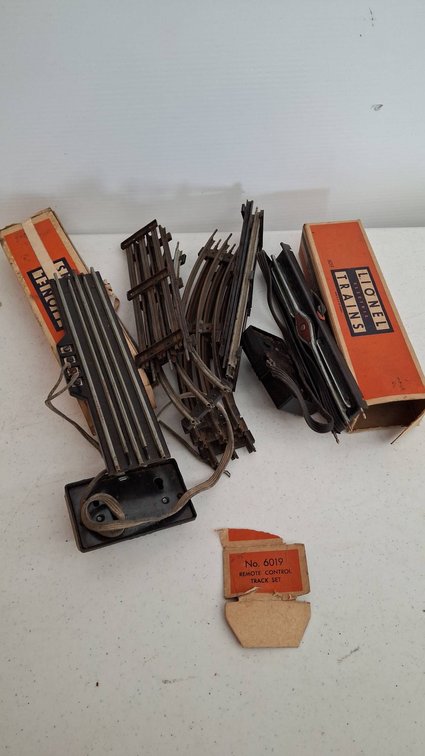 Lionel No. 6019 Remote Control Track Set