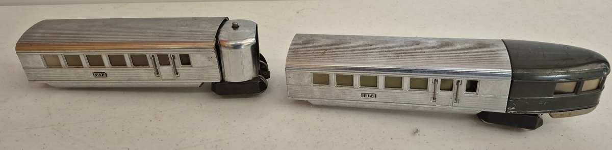 E16 E17 Aluminum Toy Train Cars Lot