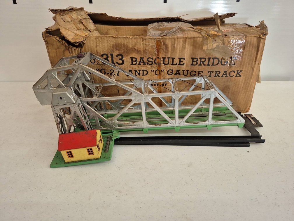 No. 313 Bascule Bridge w/ Box for O Gauge Track