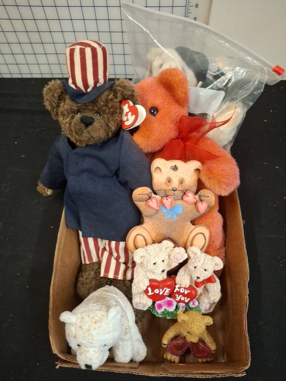 Teddy Bears and Figurines