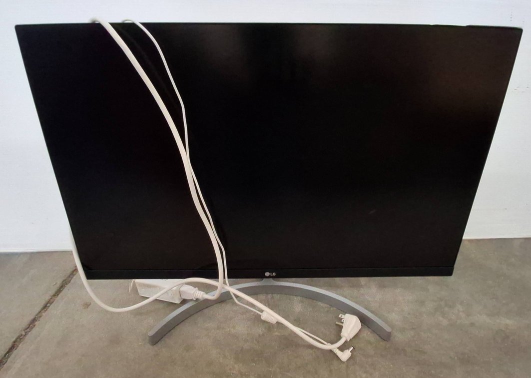LG 27MN60T-W 27-Inch LED Monitor With Stand