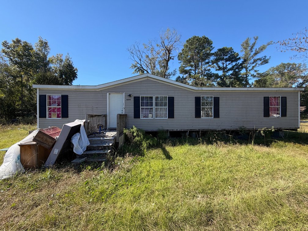 2000 Sweetwater 28x66 Multi-Room Manufactured Home On Blocks