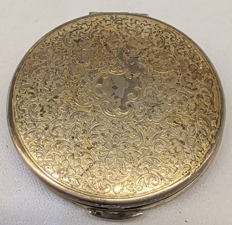1966 Kigu Sterling Engraved Compact 2.5"