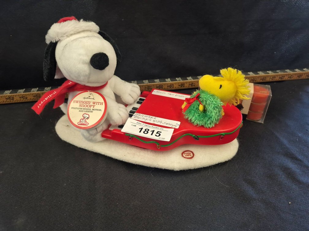 Hallmark Swingin' With Snoopy Animated Plush