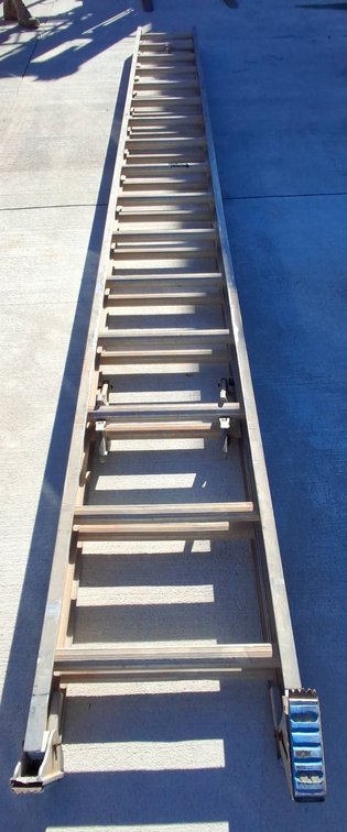 Werner 24ft Aluminum Extension Ladder 250lb