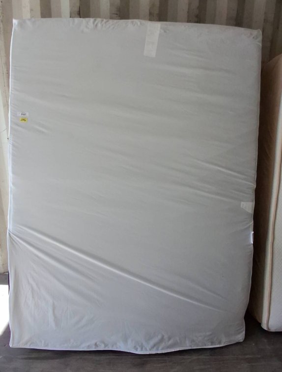 DreamCloud Queen Mattress