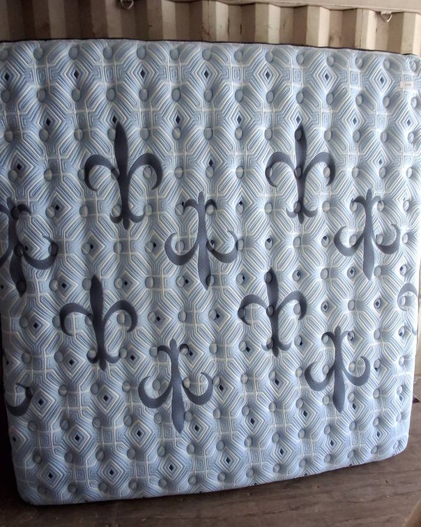Stearns & Foster King Mattress With Box Springs