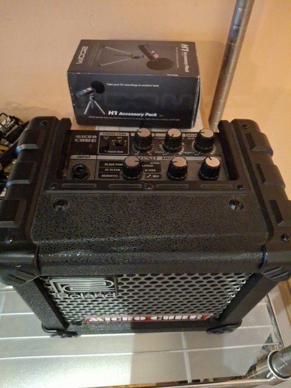 Roland Micro Cube Amp, Zoom H1 Accessory Pack