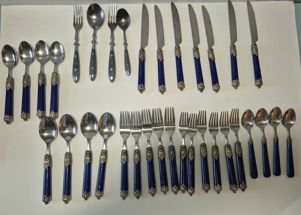 Hampton Silversmiths Blue Handle Flatware Set