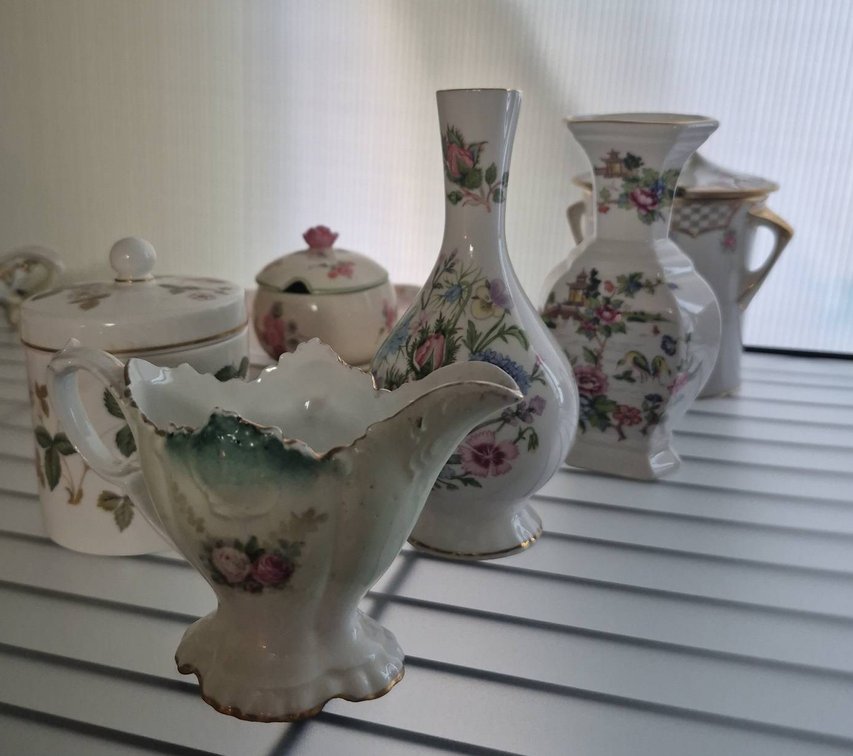 Porcelain & Bone China Decorative Lot, England