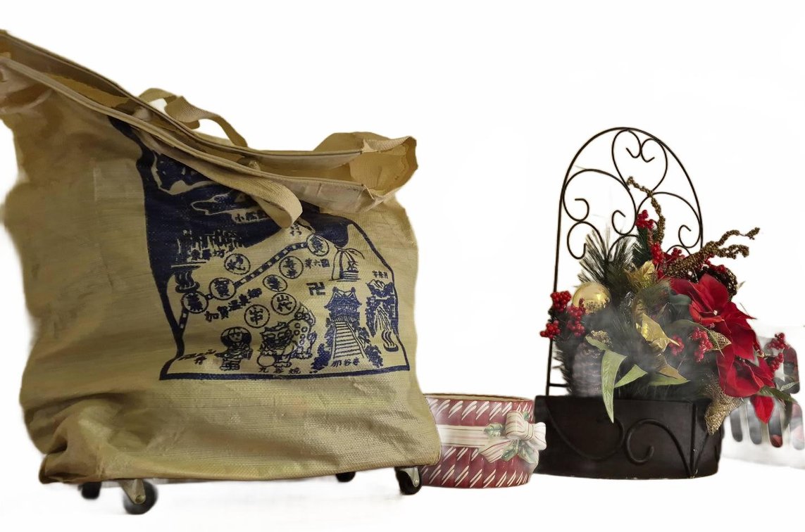 Holiday Floral Decor Lot With Baskets