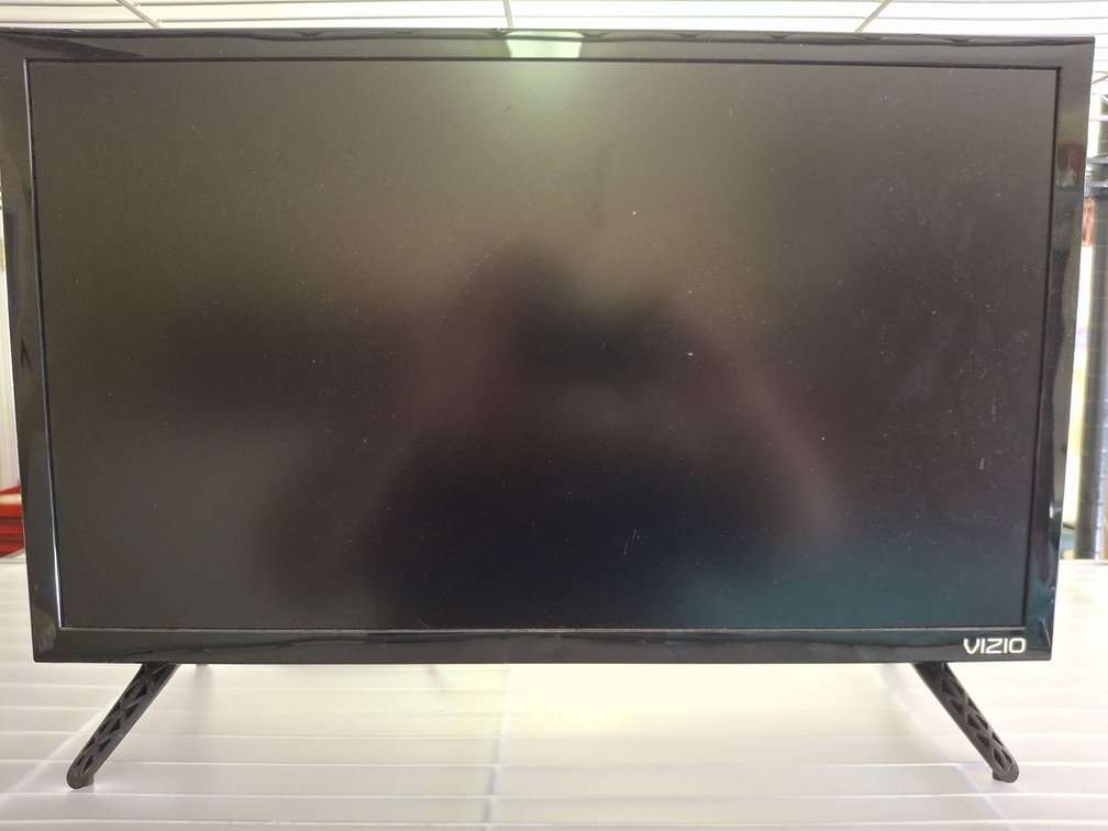 Vizio D24-D1 24-Inch LED TV with Stand