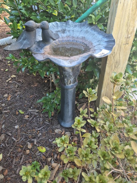 Cast Iron 30in Bird Bath With Bird Figures